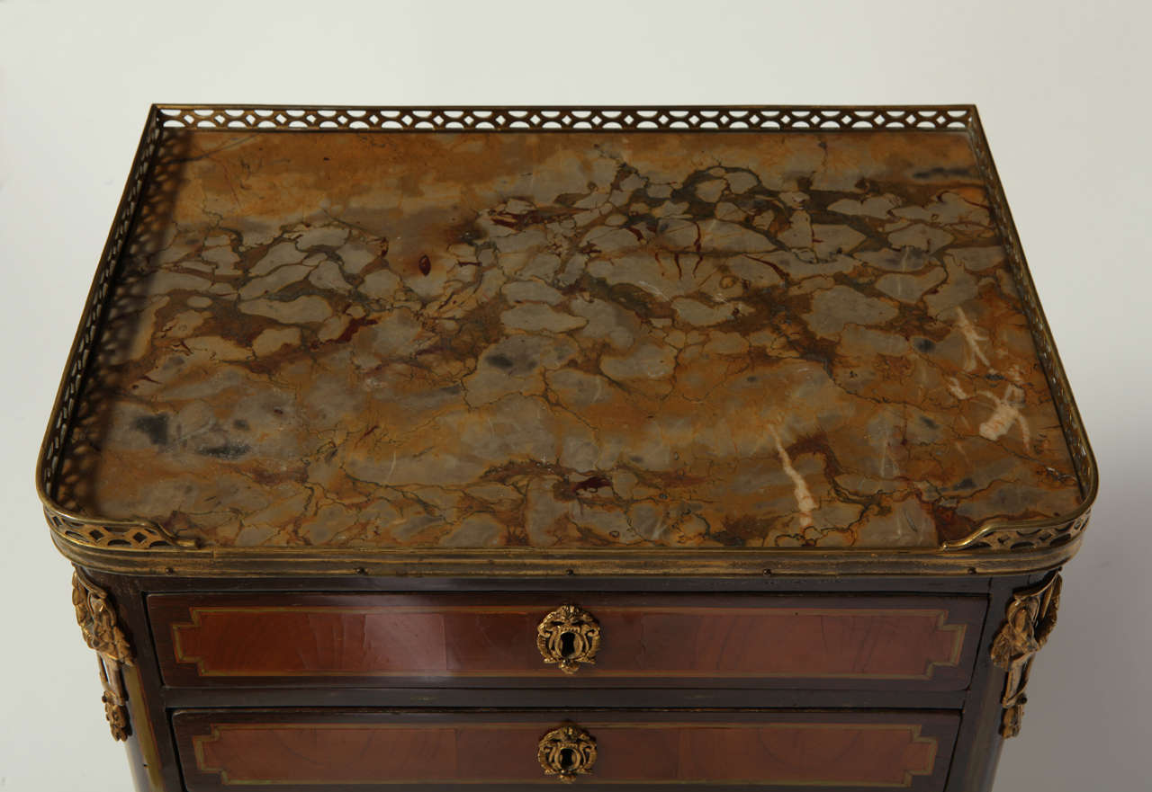 A Fine French   Giltbronze Mounted  Table A' Ecrire In Good Condition For Sale In Rome, IT